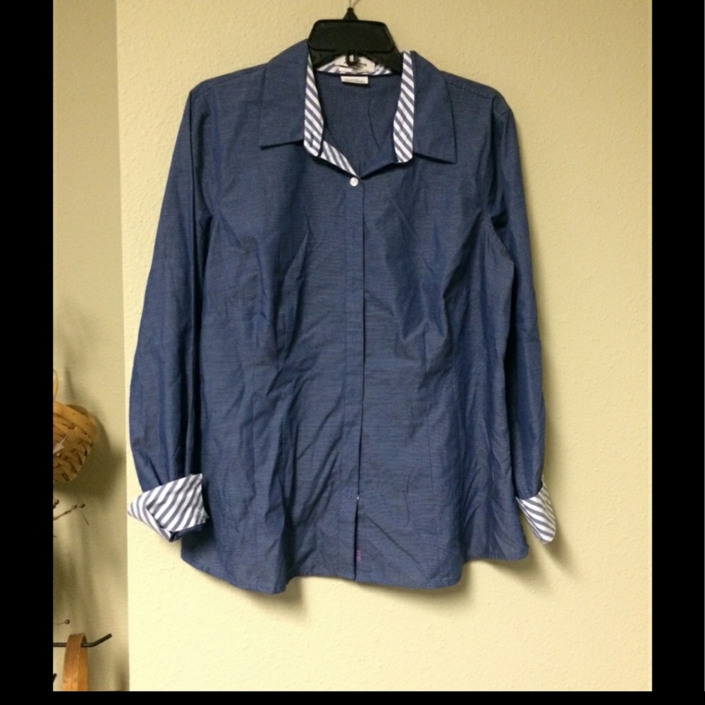 Van Heusen x large fitted button down.
